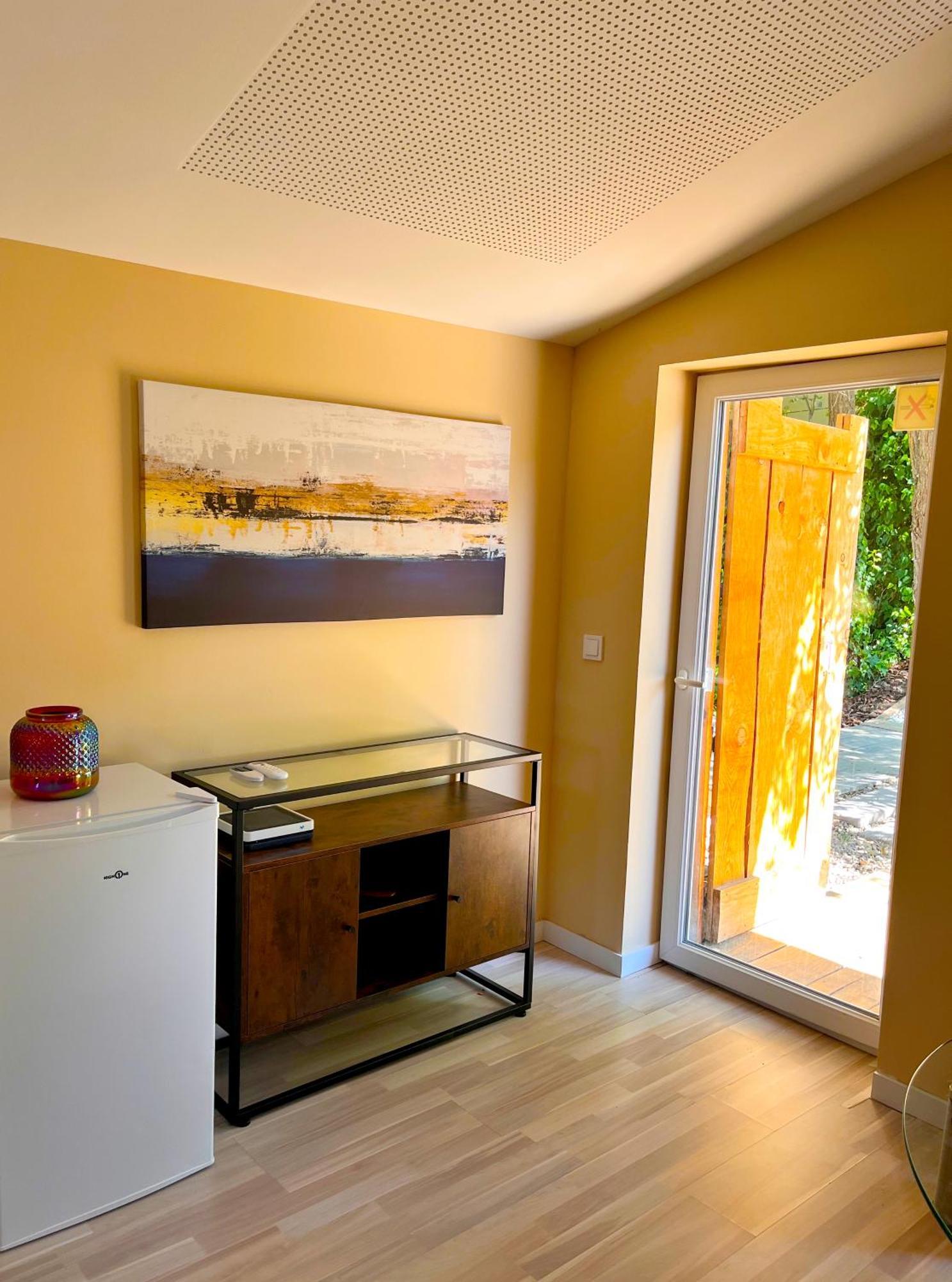 Fee4Me Cabin With Pool And Garden San Martín de la Vega Exterior foto